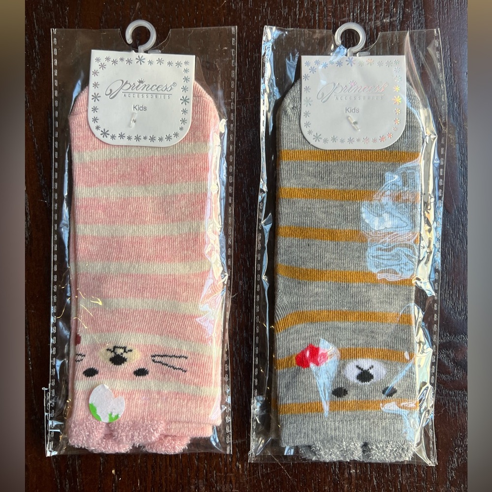 Set of 2 Kids Socks NIP
